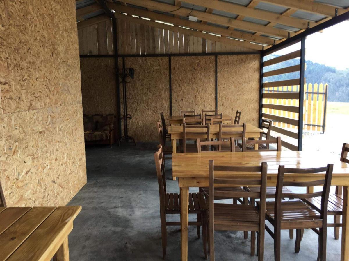 Guesthouse Omalo Bagian luar foto