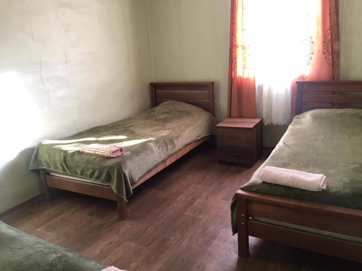 Guesthouse Omalo Bagian luar foto