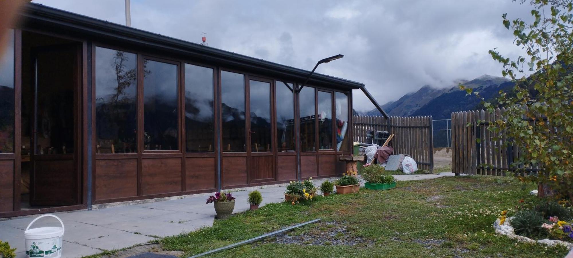 Guesthouse Omalo Bagian luar foto